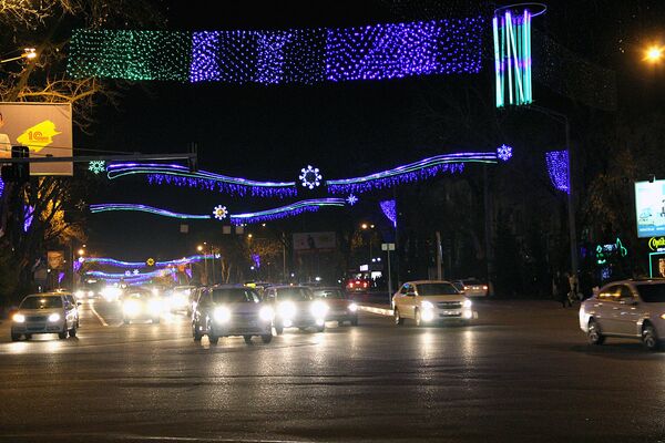 Праздничная иллюминация на улицах узбекской столицы - Sputnik Узбекистан