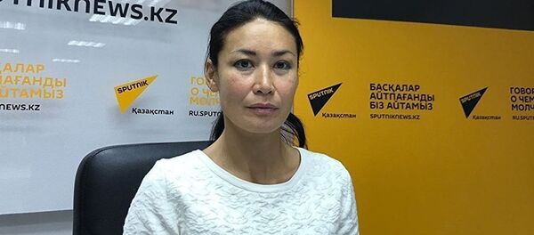 Руководитель общественного объединения по защите животных Инукобо Лилия Сарсенова, архивное фото Руководитель общественного объединения по защите животных Инукобо Лилия Сарсенова, архивное фото - Sputnik Узбекистан