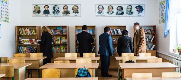 Книги в русском классе одной из школ Узбекистана - Sputnik Узбекистан