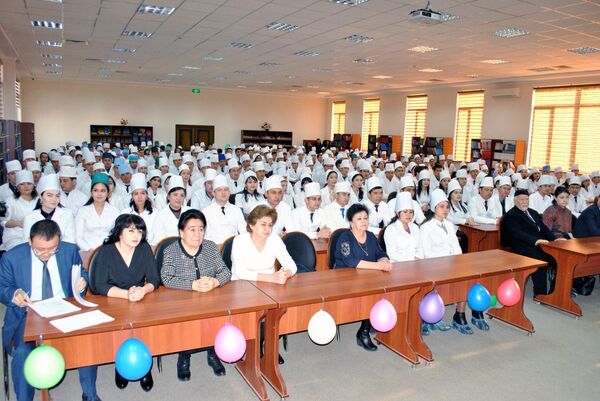 Студенты медицинского вуза - Sputnik Узбекистан