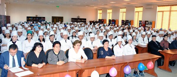 Студенты медицинского вуза - Sputnik Узбекистан