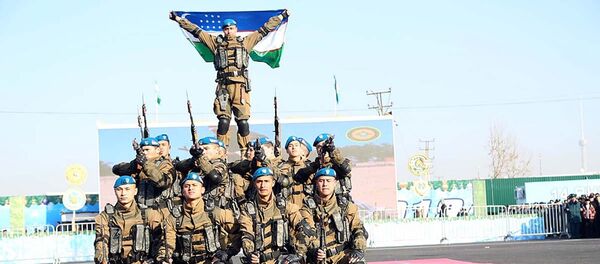 Празднование дня защитников Родины в Ташкенте Празднование дня защитников Родины в Ташкенте - Sputnik Узбекистан