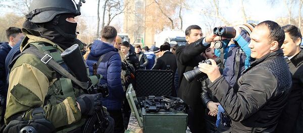 Празднование дня защитников Родины в Ташкенте - Sputnik Узбекистан