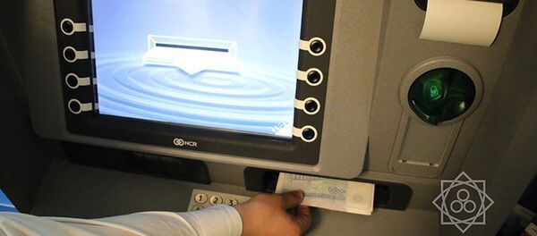 В Ташкенте заработал первый банкомат с функцией обмена валюты В Ташкенте заработал первый банкомат с функцией обмена валюты - Sputnik Ўзбекистон