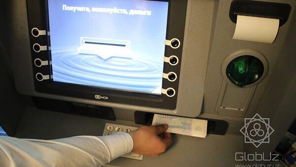 В Ташкенте заработал первый банкомат с функцией обмена валюты - Sputnik Узбекистан