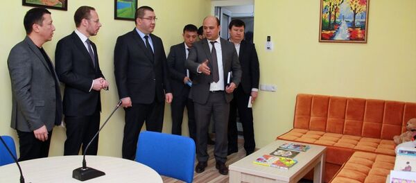 В МВД Узбекистана впервые открыта специальная детская комната для проведения бесед В МВД Узбекистана впервые открыта специальная детская комната для проведения бесед - Sputnik Узбекистан