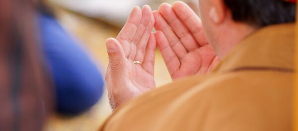 Молитва, архивное фото Молитва, архивное фото - Sputnik Ўзбекистон