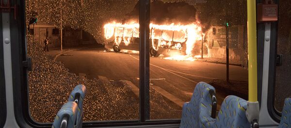 Горящий автобус Горящий автобус - Sputnik Ўзбекистон