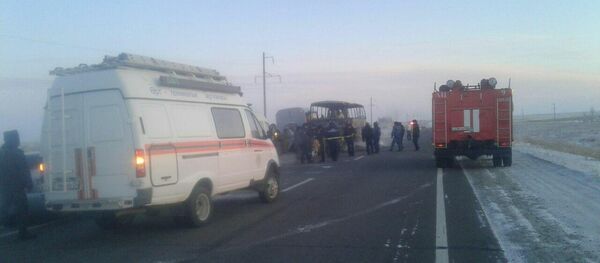 Сгоревший автобус в Казахстане Сгоревший автобус в Казахстане - Sputnik Ўзбекистон