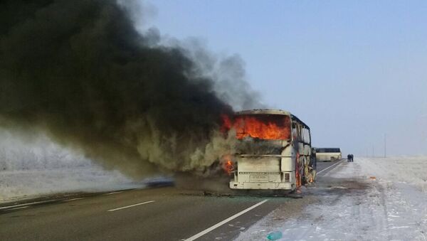 Более 50 человек погибли в загоревшемся автобусе в Казахстане - Sputnik Узбекистан