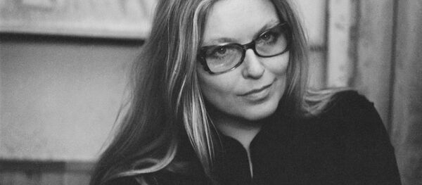 Французская актриса кино, театра Марина Влади - Sputnik Узбекистан