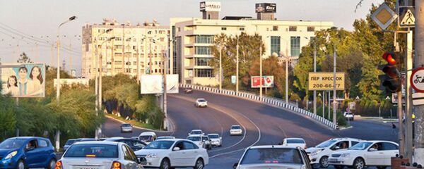 Дорожное движение в Узбекистане Дорожное движение в Узбекистане - Sputnik Ўзбекистон