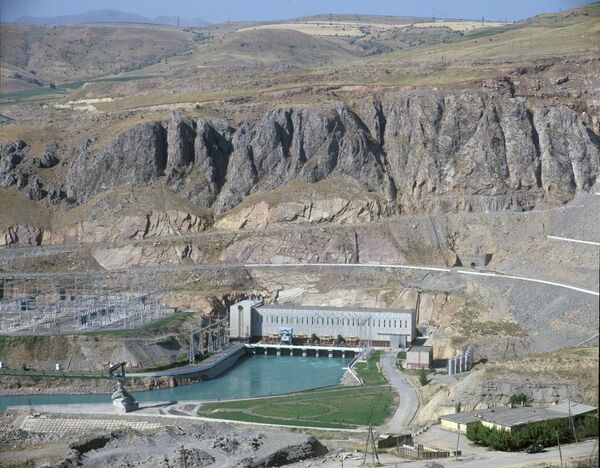 Три моря, не считая Арала, и канал на троих: водные богатства Узбекистана - Sputnik Узбекистан