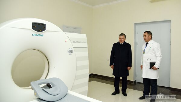 Президент посетил медцентр в Шерабадском районе - Sputnik Ўзбекистон