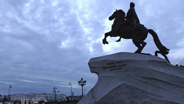 Памятник Петру I на Сенатской площади Санкт-Петербурга - Sputnik Ўзбекистон