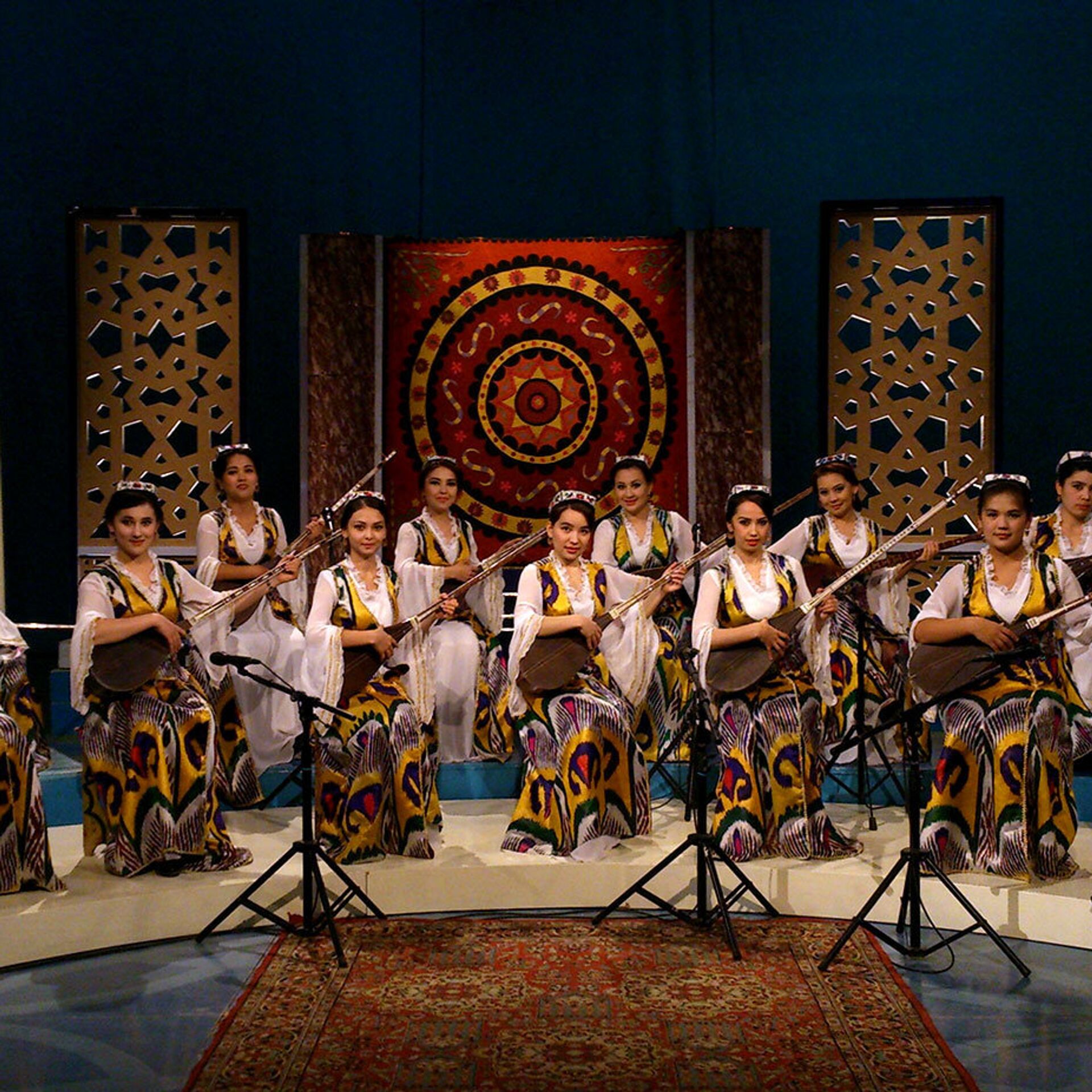 Musiqa o. Бухарский Шашмаком. Бухара ансамбль Гаукушон. Оркестр узбекских народных инструментов Согдиана.