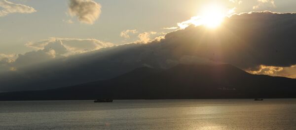 Закат на острове Кунашир Закат на острове Кунашир - Sputnik Узбекистан