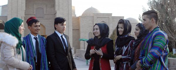 Студенты в образовательном центе в Термезеском районе по обучению афганских граждан при Министерстве высшего и среднего специального образования Республики Узбекистан. Студенты в образовательном центе в Термезеском районе по обучению афганских граждан при Министерстве высшего и среднего специального образования Республики Узбекистан. - Sputnik Ўзбекистон