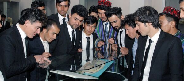 Студенты в образовательном центе в Термезеском районе по обучению афганских граждан при Министерстве высшего и среднего специального образования Республики Узбекистан. Студенты в образовательном центе в Термезеском районе по обучению афганских граждан при Министерстве высшего и среднего специального образования Республики Узбекистан. - Sputnik Узбекистан