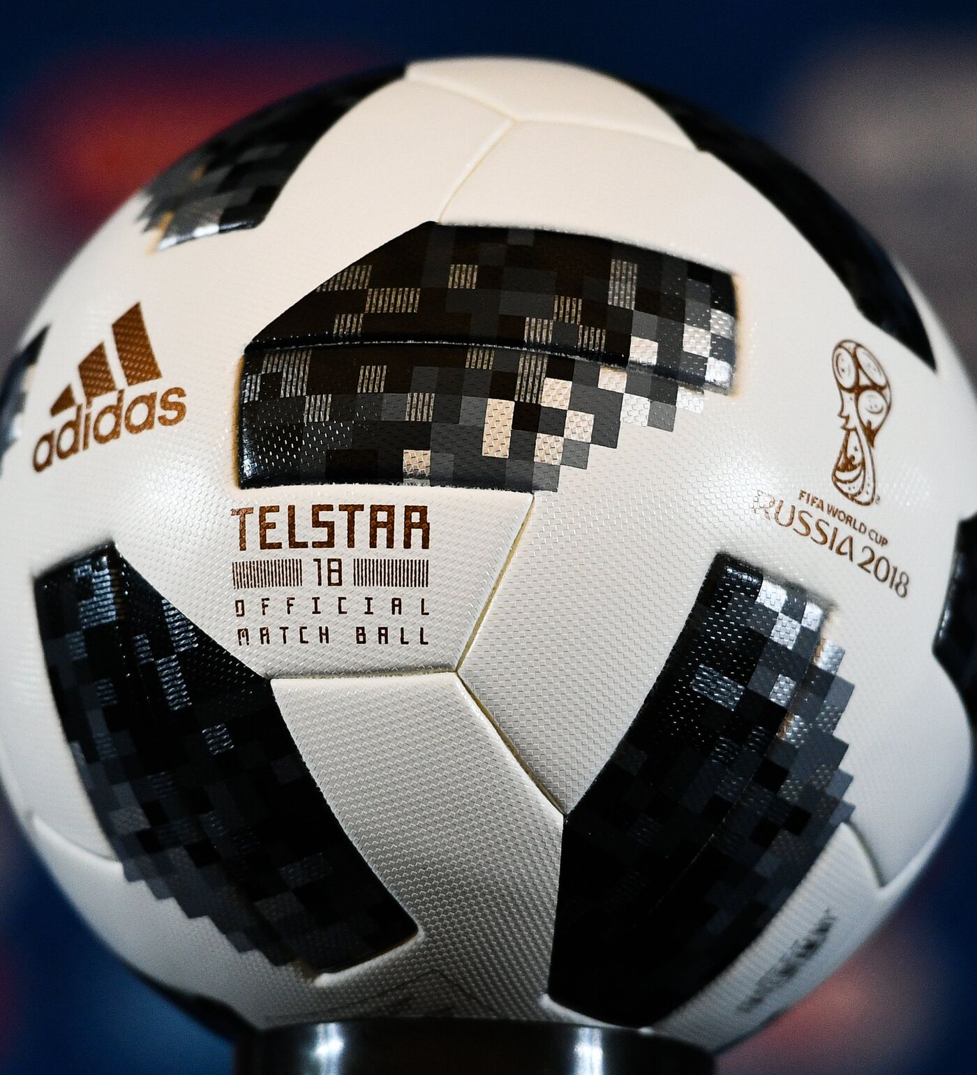 Мяч Telstar 18 для чемпионата мира по футболу FIFA 2018