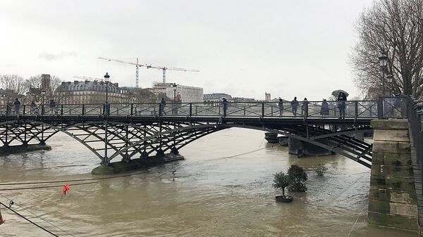 Наводнение в Париже - Sputnik Узбекистан
