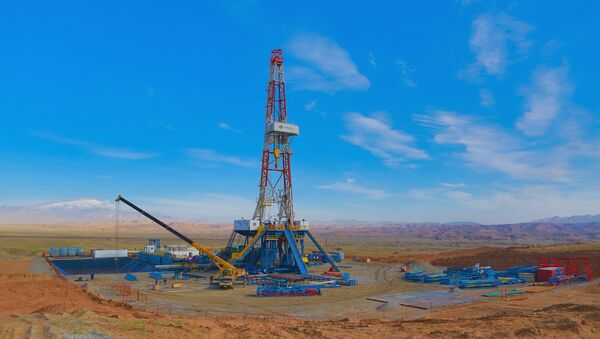 Началось строительство скважины на крупнейшем месторождении Узбекистана - Sputnik Узбекистан