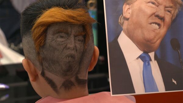 СПУТНИК_Необычный парикмахер делает клиентам портреты Трампа и Путина на затылках - Sputnik Узбекистан