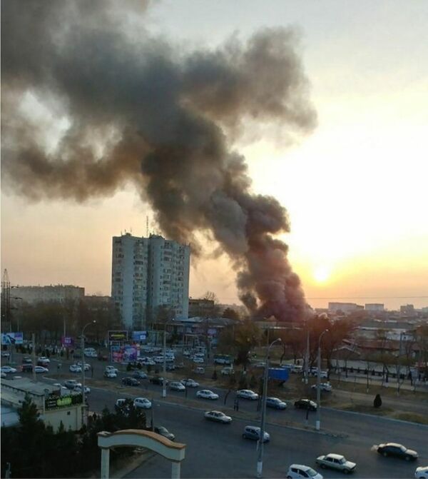 В Юнусабадском районе Ташкента произошел пожар В Юнусабадском районе Ташкента произошел пожар - Sputnik Узбекистан