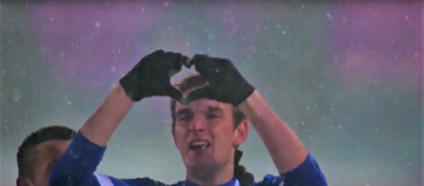 Футболист молодежной сборной Узбекистана после победы в финале ЧА Футболист молодежной сборной Узбекистана после победы в финале ЧА - Sputnik Узбекистан