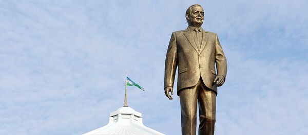 Памятник Исламу Каримову. Памятники первому президенту открыты в Ташкенте и Самарканде. - Sputnik Узбекистан