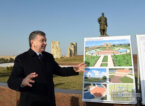 Шавкат Мирзиёев посетил Центр макома в городе Шахрисабзе - Sputnik Узбекистан