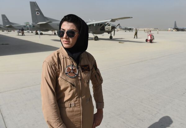 Нилуфар Рахмани, пилот военного самолета из Афганистана - Sputnik Узбекистан