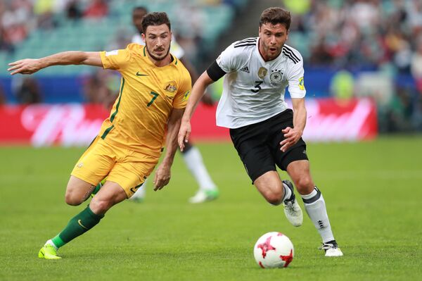 Главная репетиция перед мундиалем: встреча сборной Австралии и действующего чемпиона мира – сборной Германии – в рамках Кубка конфедераций 2017 года в России.  - Sputnik Узбекистан
