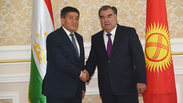 Эмомали Рахмон с Жээнбековым Сооронбаем - Sputnik Узбекистан