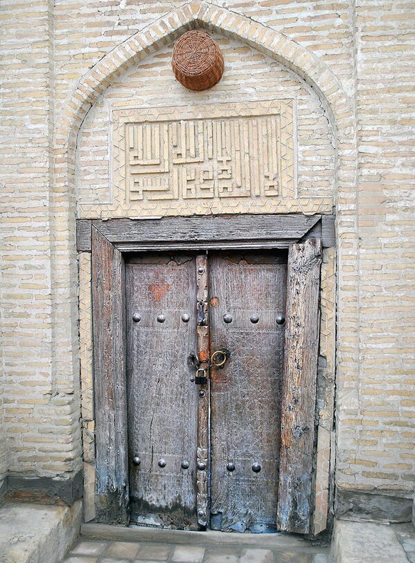 Дверь дома в Бухаре - Sputnik Узбекистан