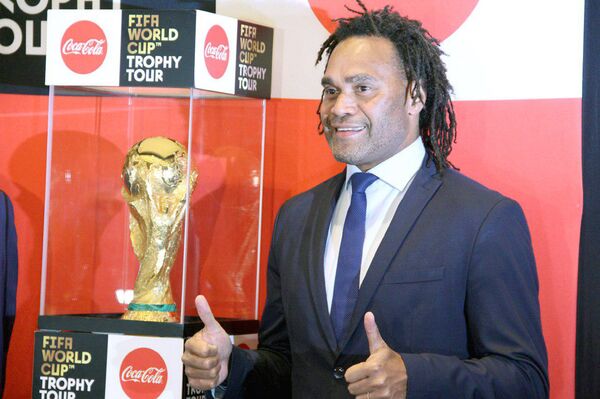 Чемпион мира 1998 года в составе сборной Франции Кристиан Карамбе - Sputnik Узбекистан