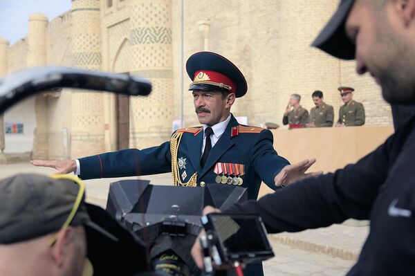 Владимир Машков на съемках фильма Медное солнце  - Sputnik Узбекистан