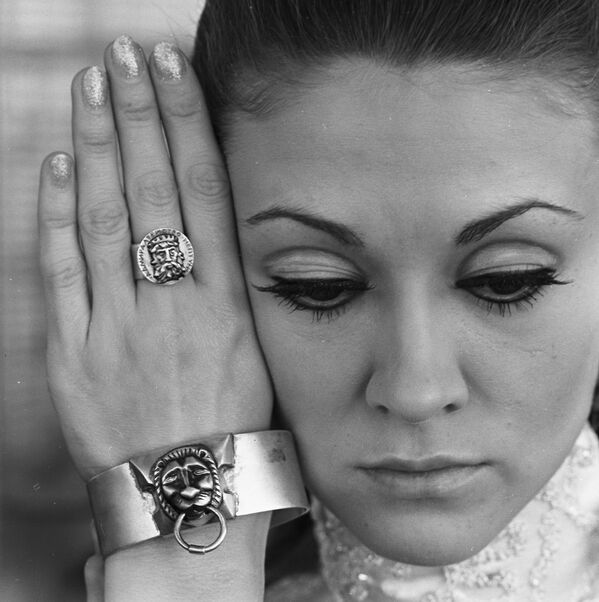 Женские ювелирные украшения из серебра, 1969 год - Sputnik Узбекистан