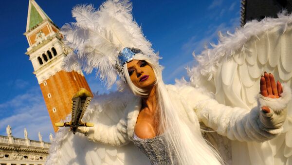 Венецианский карнавал – одно из самых ярких и долгожданных праздничных событий не только для итальянцев, но и для туристов всего мира. В этом году проходит с 27 января по 13 февраля - Sputnik Узбекистан