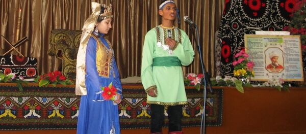 В Самарканде состоялся литературно-музыкальный вечер «Поклонение Алишеру Навои» В Самарканде состоялся литературно-музыкальный вечер «Поклонение Алишеру Навои» - Sputnik Узбекистан