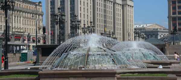 Вид на здание Государственной Думы РФ на Охотном Ряду - Sputnik Узбекистан