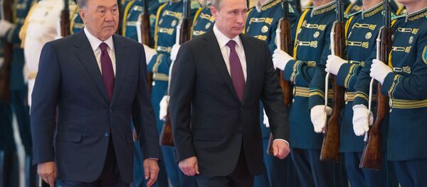 Президент РФ Владимир Путин и президент Казахстана Нурсултан Назарбаев Президент РФ Владимир Путин и президент Казахстана Нурсултан Назарбаев - Sputnik Узбекистан