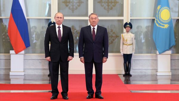 Президент РФ Владимир Путин и президент Казахстана Нурсултан Назарбаев - Sputnik Узбекистан