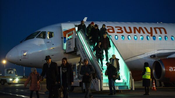 Самолет авиакомпании Азимут - Sputnik Узбекистан