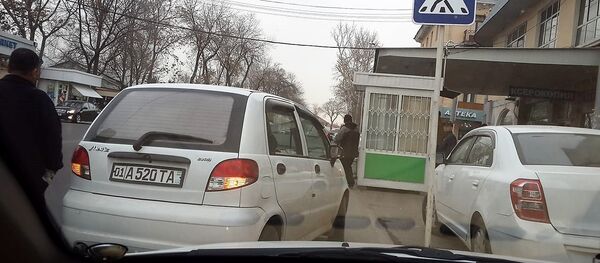 Нарушение правил парковки в Ташкенте Нарушение правил парковки в Ташкенте - Sputnik Узбекистан