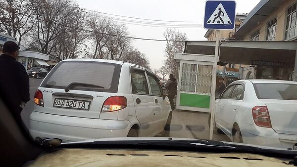 Нарушение правил парковки в Ташкенте - Sputnik Ўзбекистон