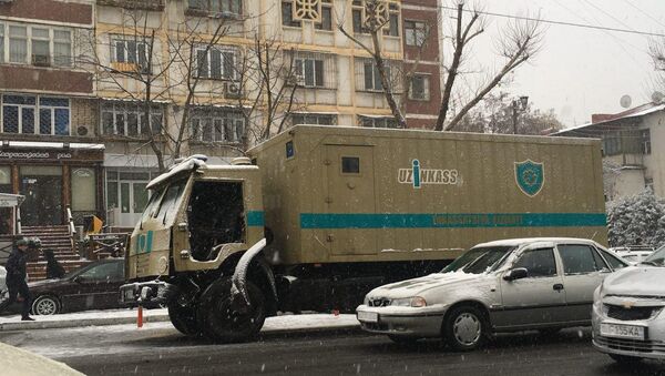 ДТП с участием автобуса и инкассаторской машины - Sputnik Ўзбекистон