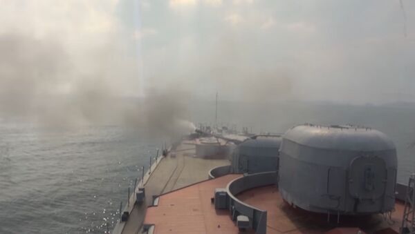 Ракетные и артиллерийские стрельбы БПК Адмирал Виноградов в Японском море - Sputnik Узбекистан