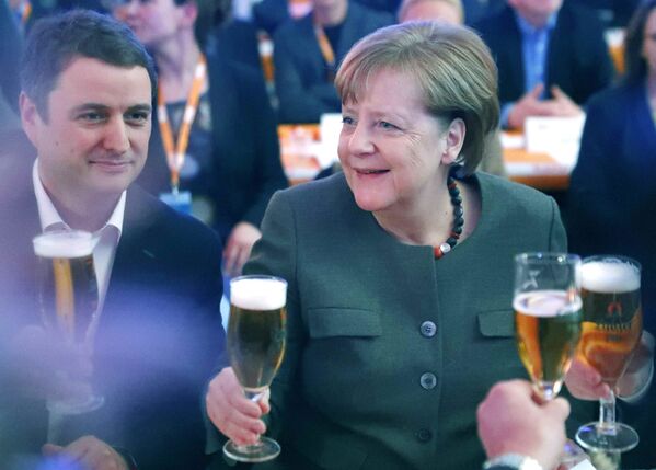 Germaniya Kansleri Angela Merkel Demmin shahrida o‘tkazilgan uchrashuvda. - Sputnik O‘zbekiston