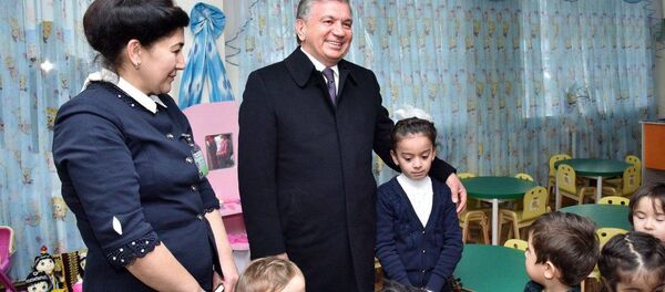 Шавкат Мирзиёев посетил детский сад №54 в Бухарской области - Sputnik Ўзбекистон